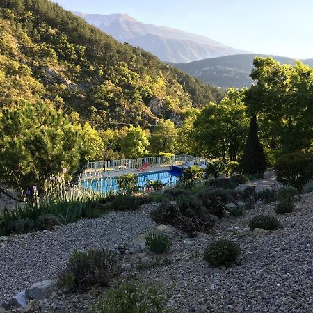 Les Chambres D'Hotes Du Mas Face Au Ventoux Plaisians Exterior photo
