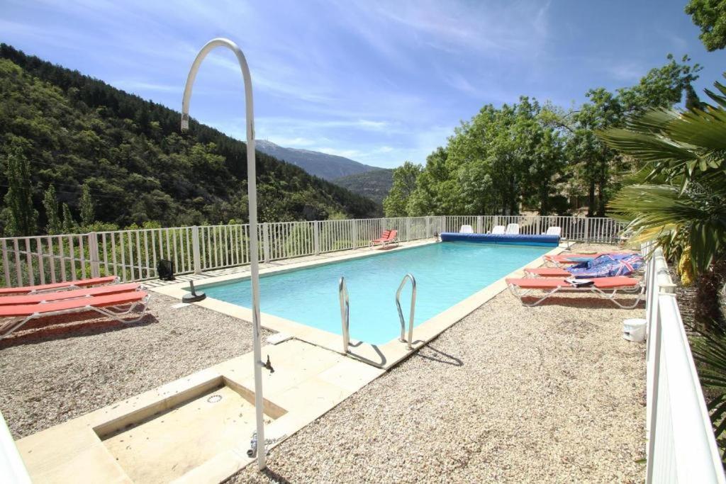 Les Chambres D'Hotes Du Mas Face Au Ventoux Plaisians Exterior photo